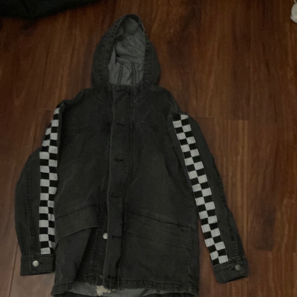 Jean jacket with checkered sleeves